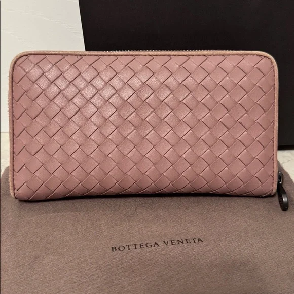 Bottega Veneta Intrecciato Leather zippy wallet in Mauve Full Inclusion - Picture 7 of 15